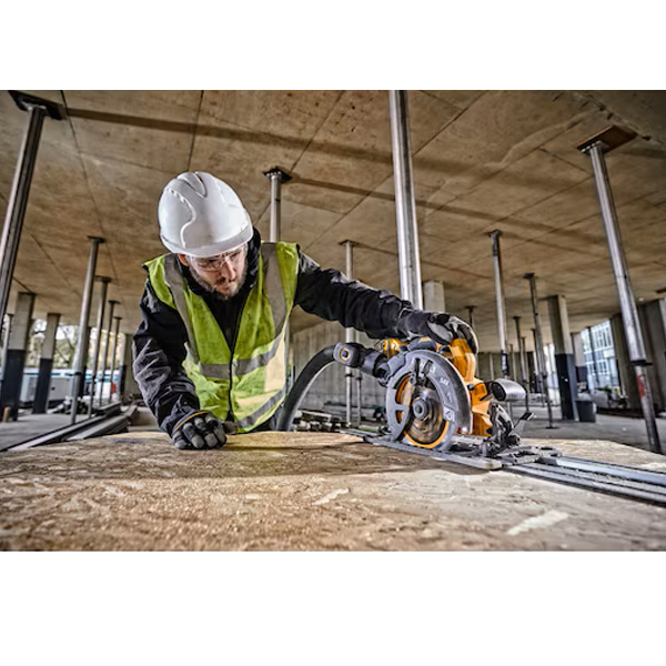 Scie circulaire sans fil Dewalt DCS579NT-XJ XR Flexvolt 54V 190 mm compatible rail de guidage - sans batterie ni chargeur