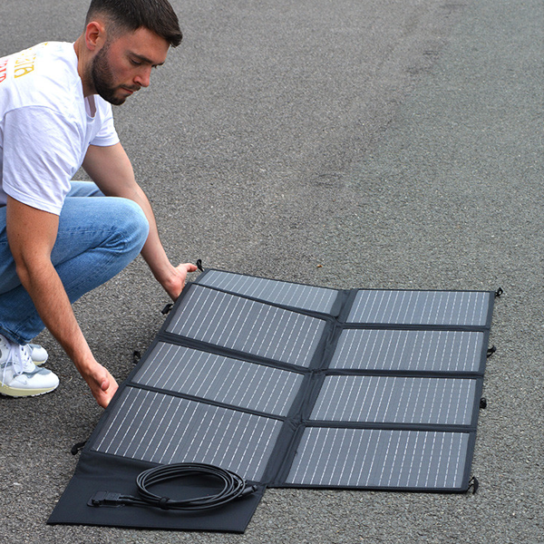 Panneau solaire pliant IZYWATT Orium - capacité 160W - avec adaptateur MC4 sacoche de transport et câble de 2 mètres