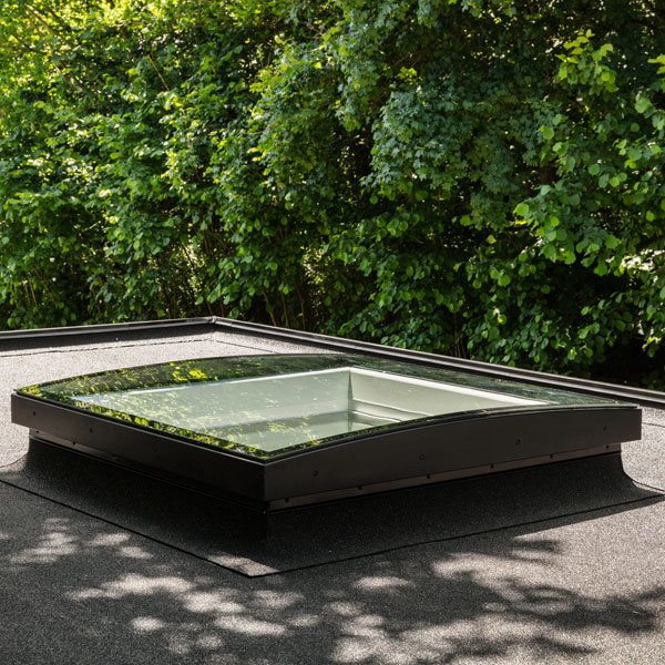 Protection en verre courbe Velux pour fenêtre de toit plat CFU/CVU - 100 x 100 cm