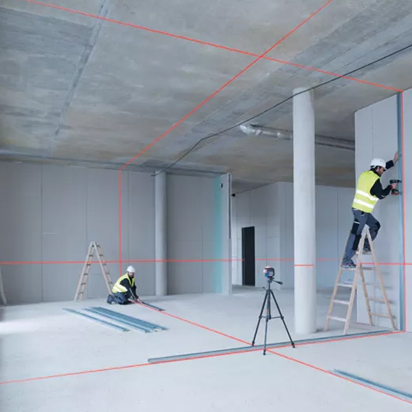 Niveau laser vert multi-lignes Bosch GLL 3-80 C Professionnal - en L-BOXX avec batterie 12V et chargeur rapide 12V