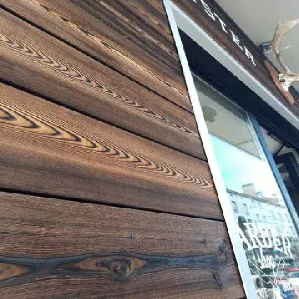 Bardage bois brûlé pour l'extérieur en Mélèze - Profil Carbonlames Véga - 135 x 20,00 MM - 3,5 m