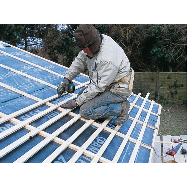 Liteau en sapin traité classe 2 - bois de charpente - 38 MM x 38 MM - longueur  4,50 M