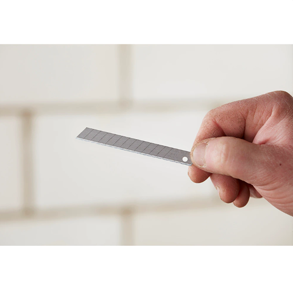 Lame de cutter de 9 mm avec système casse-lame Stanley 0-11-300 - 12 segments - longueur 85 mm - étui de 10