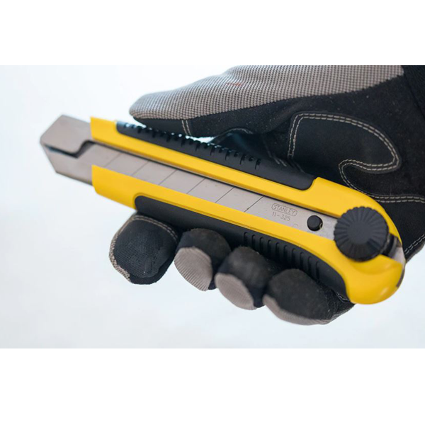 Cutter à lame sécable avec molette de blocage - Stanley - Fourni avec 1 lame largeur 25 mm