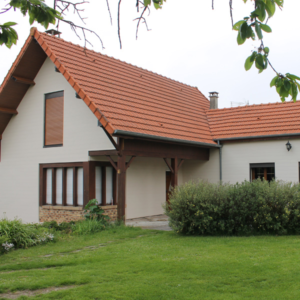 Bardage PVC extérieur effet crépi - Isocel Crépi - 154,00 MM x 18,00 MM - Long. 4,00 M - Ambre clair