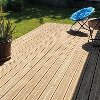 Lame de terrasse bois en Pin du Nord striée - Névéo - Traité classe 4 vert - 145 MM x 27,00 MM - Longueur 5,40 M