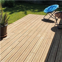 Lame de terrasse bois en Pin du Nord striée - Névéo - Traité classe 4 vert - 145 MM x 27,00 MM - Longueur 4,50 M