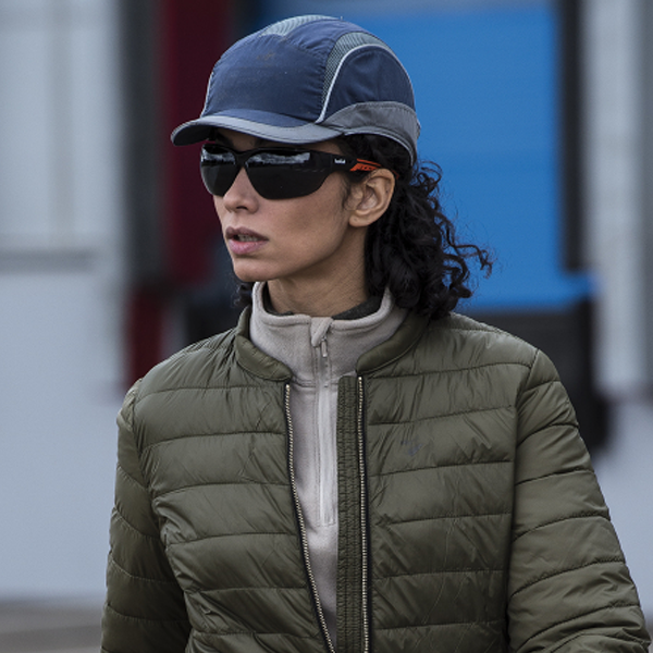 Lunettes légères de protection extérieure - NESS+ Design sportif Bollé - Verres fumés platinium