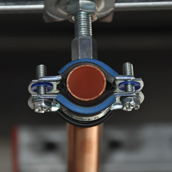 Collier de serrage avec isolant caoutchouc - Erico - Tige M8/M10 - Ø 15-19 mm - Boîte de 100