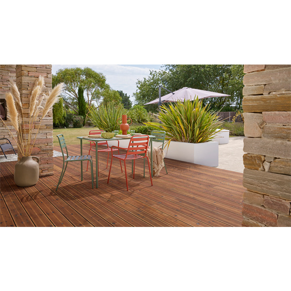 Lame de terrasse rainurée en Pin rouge du Nord traité Classe 4 Marron - 27,00 MM x 145 MM - Longueur 3,60 M