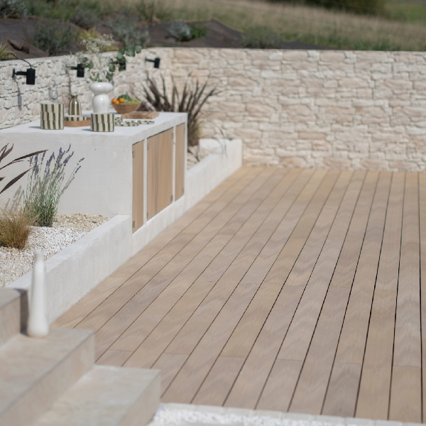 Lame de terrasse en bois composite Atmosphère - Chêne clair - 138 x 23 mm - Longueur 4 m - Silvadec
