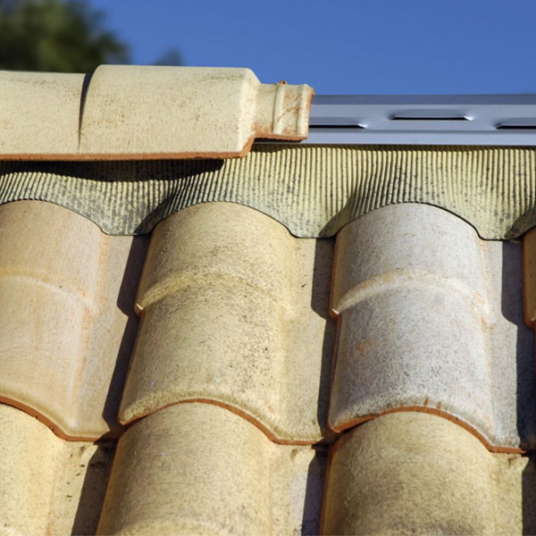 Closoir rigide Lahe-Pro avec bavette en plomb Ocre vieilli et coque en acier galvanisé - 140 MM x 2 M