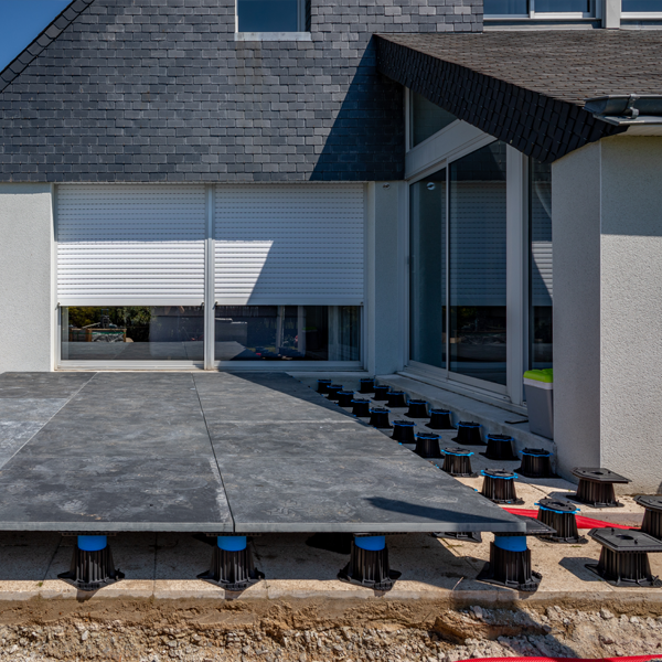 Plot pour terrasse en dalles Cleman Jouplast - hauteur réglable de 28 à 40 MM