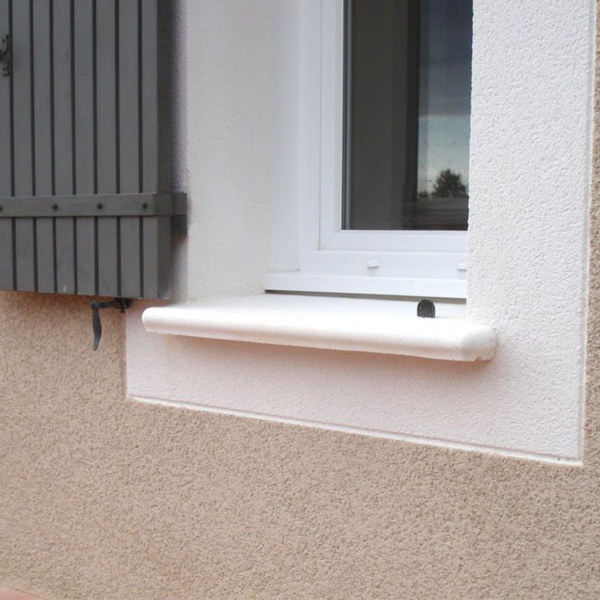 Appui de fenêtre Prestige avec décrochement - béton blanc  - profondeur 34 CM - longueur 2,04 M