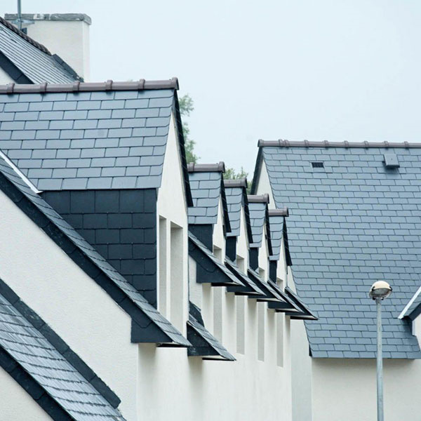 Ardoise fibres-ciment Kergoat surface lisse bords épaufrés - Anthracite - 40 x 24 cm - ép. 3,8 mm