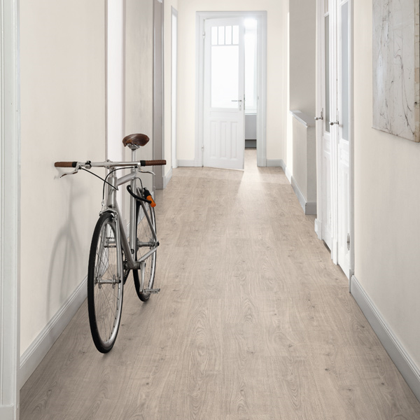 Parquet stratifié Aqua Classic 8/33 - 4 chanfreins avec système Aqua CLIC it! 24h - 193 x 8 x 1292 mm - Chêne Berdal Gris