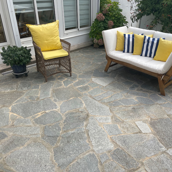 Pierres naturelles LUSERNE - pose Opus incertum - Ép. 2 à 4 cm - Gris/vert