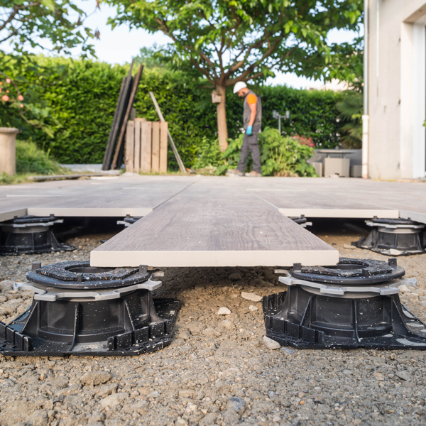 Plot pour terrasse en dalles autonivelant Cleman Jouplast - hauteur réglable de 55 à 80 MM
