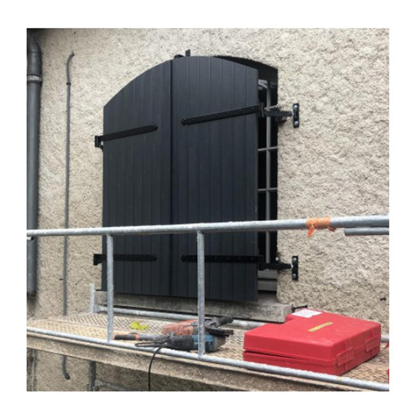 Corps de gond déporté pour isolation extérieure de 60 à 160 mm - Clavette Ø 14 mm - Acier noir