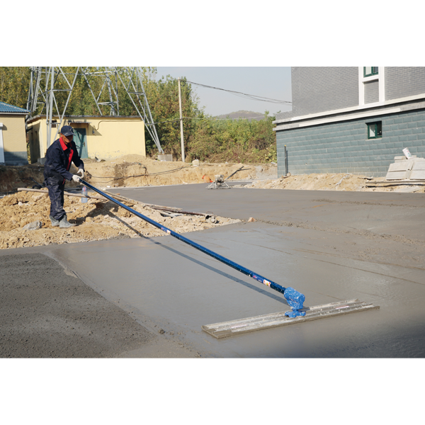 Taloche magnésium pour lissage béton - grand modèle 120 x 20 cm - Théard Novaliss - avec valise de transport