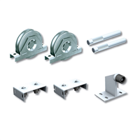 Garniture pour portail motorisé sur rail de 200 kg comprenant montures + manchons + guides et butée
