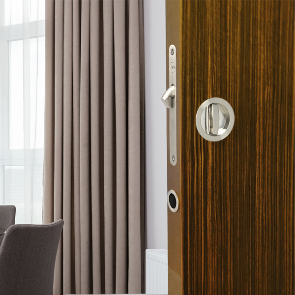 Kit serrure et poignées cuvettes Yale pour porte coulissante à condamnation - finition nickel brossé - axe à 50 mm