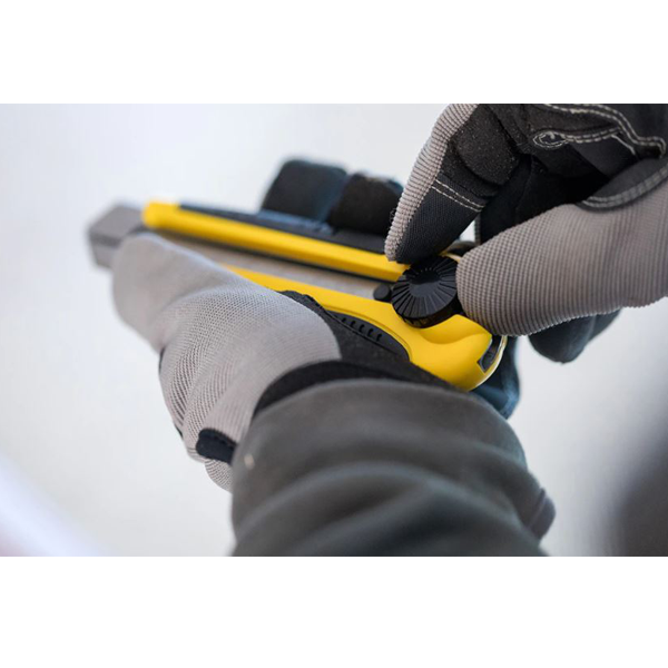 Cutter à lame sécable avec molette de blocage - Stanley - Fourni avec 1 lame largeur 25 mm