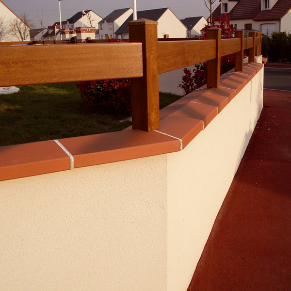 Chaperon de muret angulaire en terre cuite Terreal CH03 à 2 pentes - Rouge - 40 x 28 x 7,5 cm