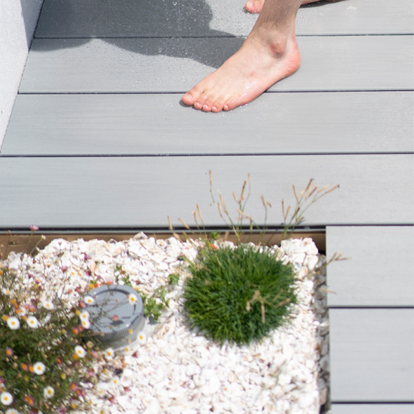 Lame de terrasse en bois composite Atmosphère finition brossée - Silvadec - 138 MM x 23,00 MM - longueur 4,00 M - Gris Bélem