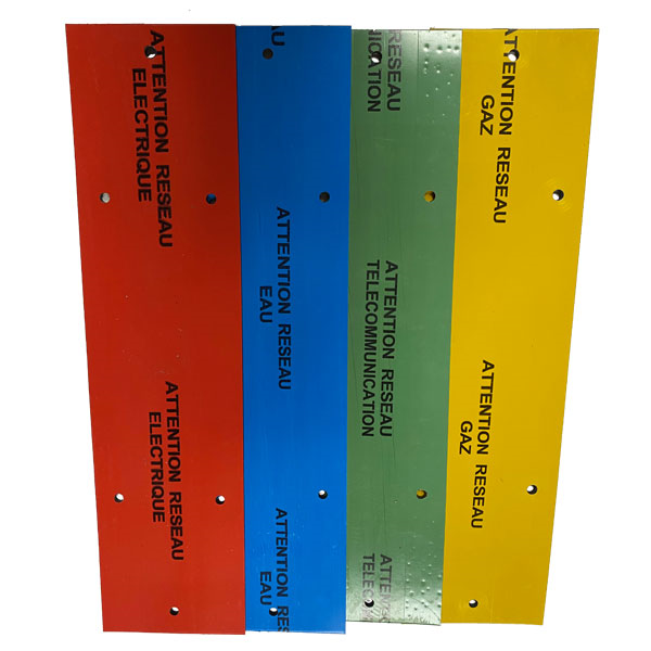 PLAQUE DE PROTECTION 0.25/1M ROUGE