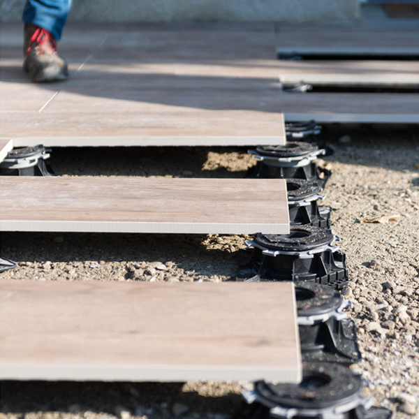 Plot pour terrasse en dalles autonivelant Cleman Jouplast - hauteur réglable de 55 à 80 MM