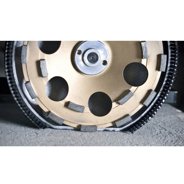 Ponceuse portative Eibenstock EBS1802 230 V 1800 W avec 1 plateau PNZ125 Ø 125 mm