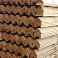 Cornière en Douglas - Traité Classe 3 Marron - 4,5 CMx4.5 CM - L.3,00 M