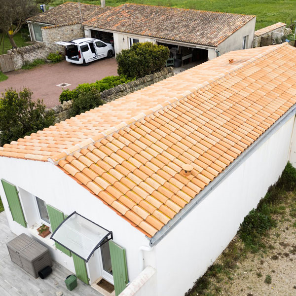 Tuile Canal Horizon Terreal en terre cuite - emboîtement double canal - Reflets Atlantique