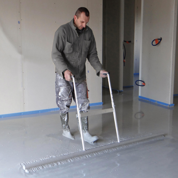 Barre à débuller pour chape liquide - Mob-Mondelin - Aluminium - hauteur réglable - largeur 150 cm