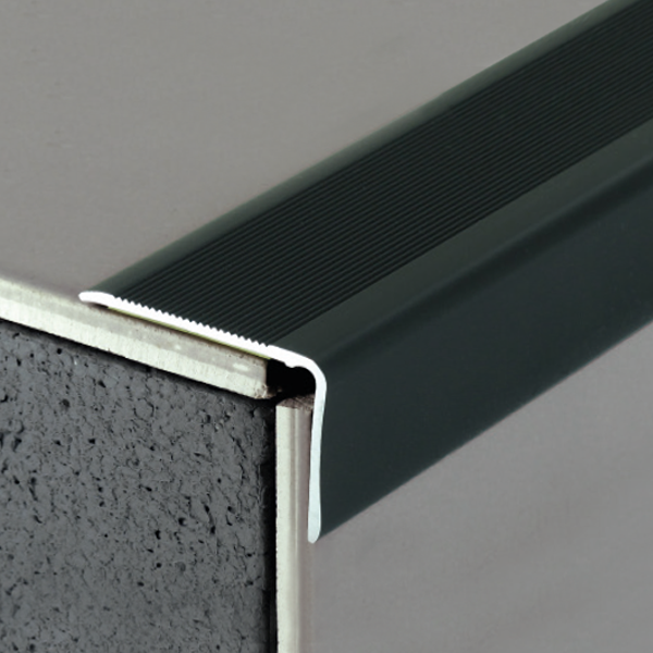 Nez de marche strié adhésif Dinac 6VA en Aluminium Noir - 36 MM x 24,0 MM - 1,10 M