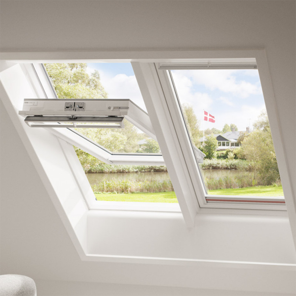Fenêtre de toit à rotation Velux GGU Confort - Finition EverFinish - 134,0 CM x 140,0 CM - Blanc