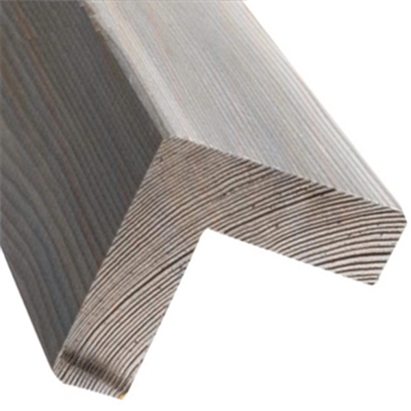 Cornière en Douglas pour bardages saturés - Gris irisé - 5.8 CMx5,8 CM - L.3,60 M