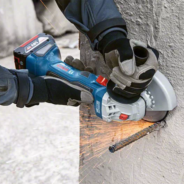 Meuleuse Bosch Ø125mm GWS 18V-7 2 batteries GBA 18V 4,0Ah Chargeur GAL 18V-40 L-Boxx