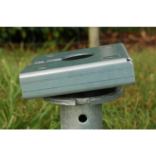 Connecteur Wood 90 pour poteau en bois vertical sur vis de fondation Weasyfix - acier galvanisé