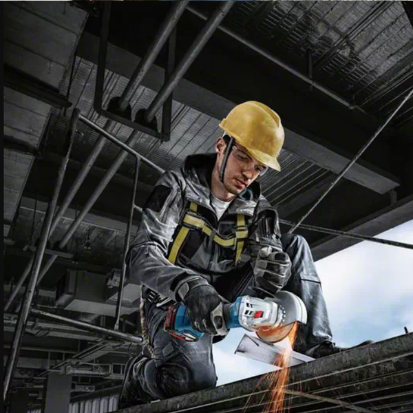 Meuleuse Bosch Ø125mm GWS 18V-7 2 batteries GBA 18V 4,0Ah Chargeur GAL 18V-40 L-Boxx