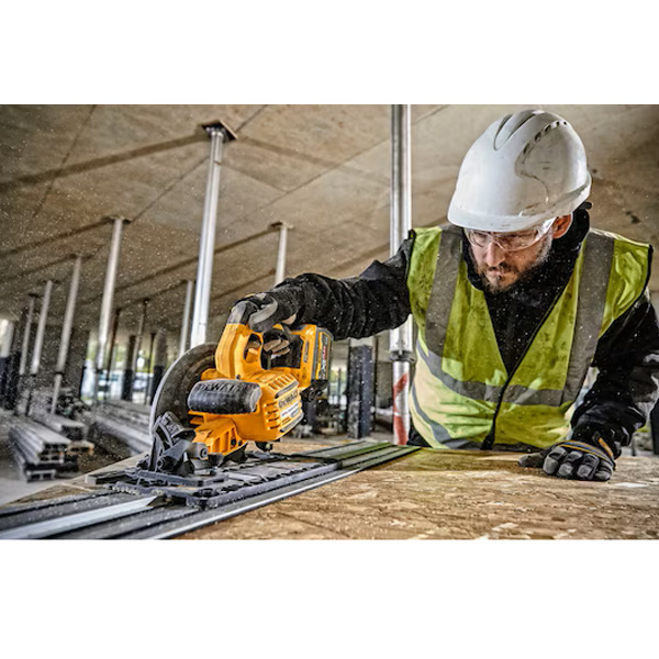 Scie circulaire sans fil Dewalt DCS579NT-XJ XR Flexvolt 54V 190 mm compatible rail de guidage - sans batterie ni chargeur