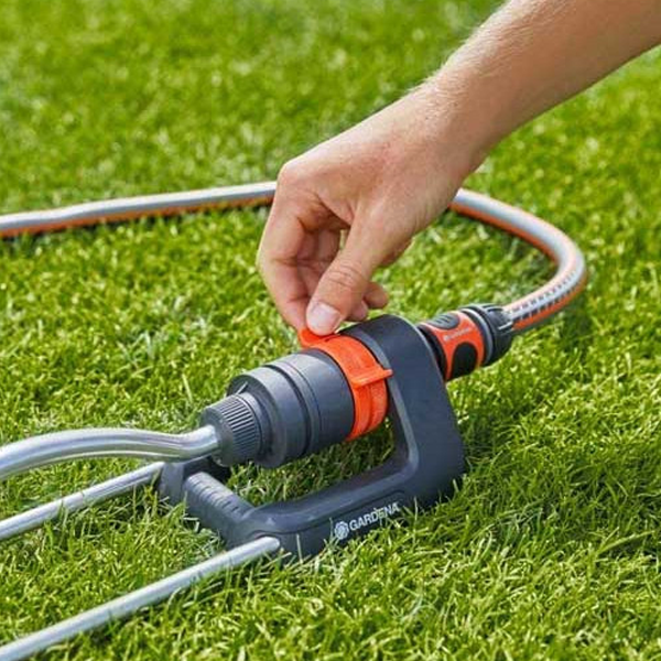 Arroseur oscillant avec rampe métal 16 buses - Aqua S Gardena - Surface arrosage max 220m²