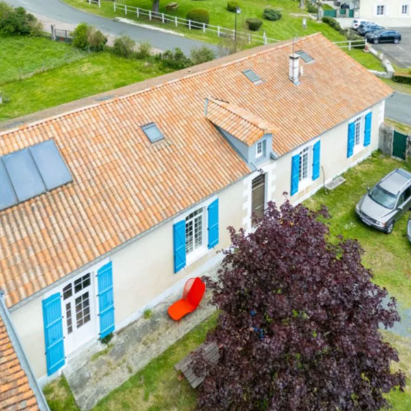 Tuile Canal Horizon Terreal en terre cuite - emboîtement double canal - Reflets Castel