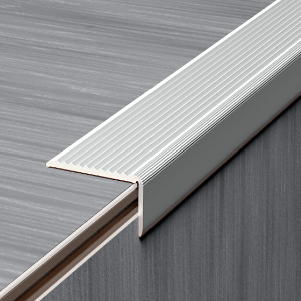 Nez de marche strié adhésif Dinac 25S - Aluminium - 25 MM x 15,0 MM - 3,00 M