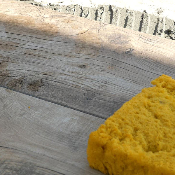 Comment nettoyer et protéger votre terrasse en dalle ou carrelage