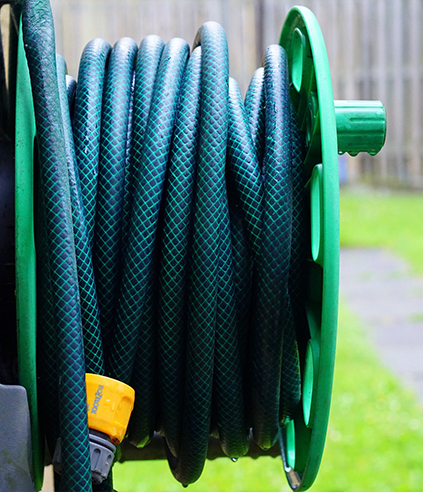 dévidoir tuyau arrosage