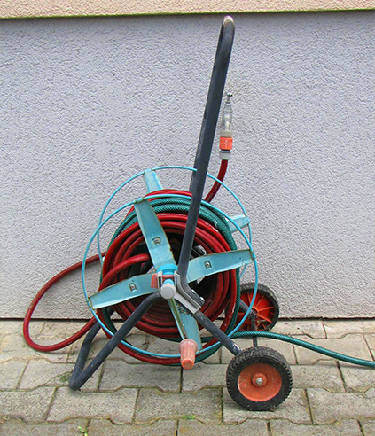 dévidoir tuyau arrosage