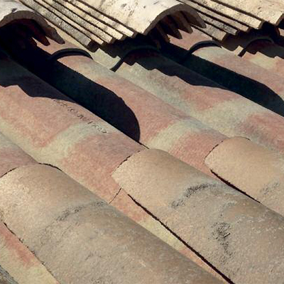 La plaque sous tuile