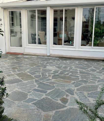 Terrasse pierre naturelle